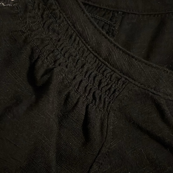 Black cute V-neck top - Picture 7 of 8